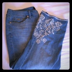 🌞Nine West embroidered Chrystie Capri size 12🌞